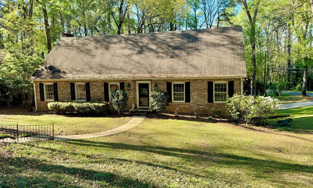 Tuscaloosa House | 4-bedroom house in the Historic District of Tuscaloosa. Walking distance to UA