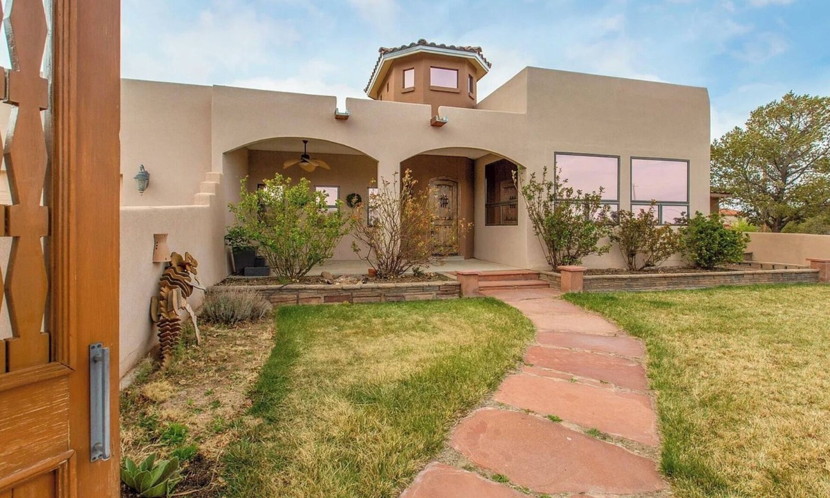 North Albuquerque Acres House | 4-bedroom house in awesome Albuquerque with stunning Mountain View