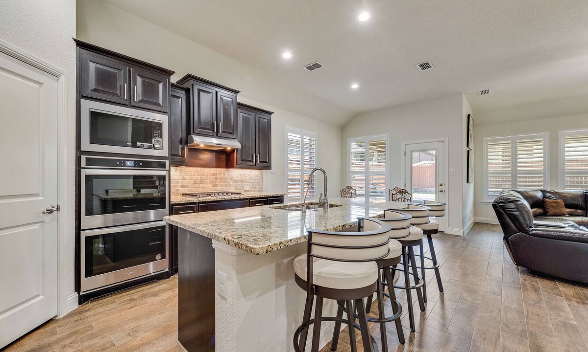 Parker County House | 4-bedroom house in charming Aledo - ALE, Corporate & World Cup Travelers