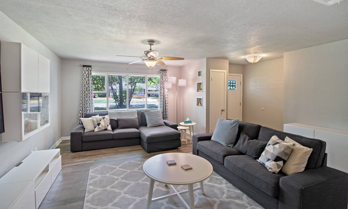 Landon Branch House | 4 bedroom house near, 15 min from Magnolia