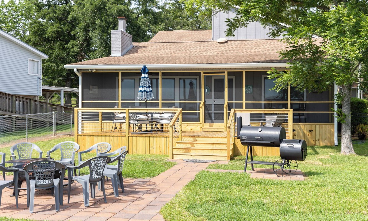 West Livingston House | 4-bedroom Lake Getaway in fabulous Livingston