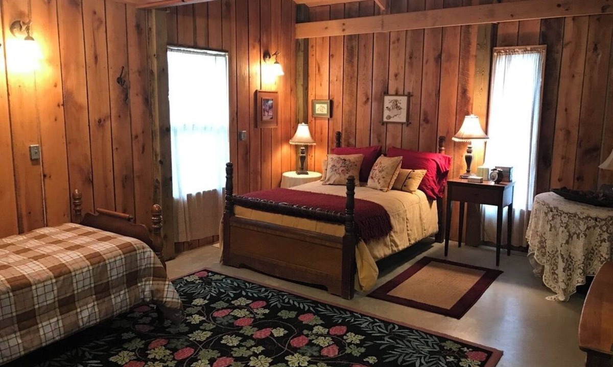Floyd Cabin | 4-bedroom lodge in phenomenal Floyd County with AC