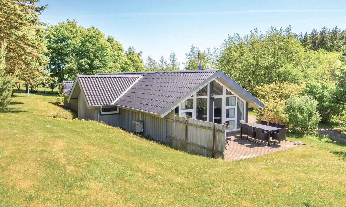 Spøttrup House | 4 bedroom lovely home in Spøttrup