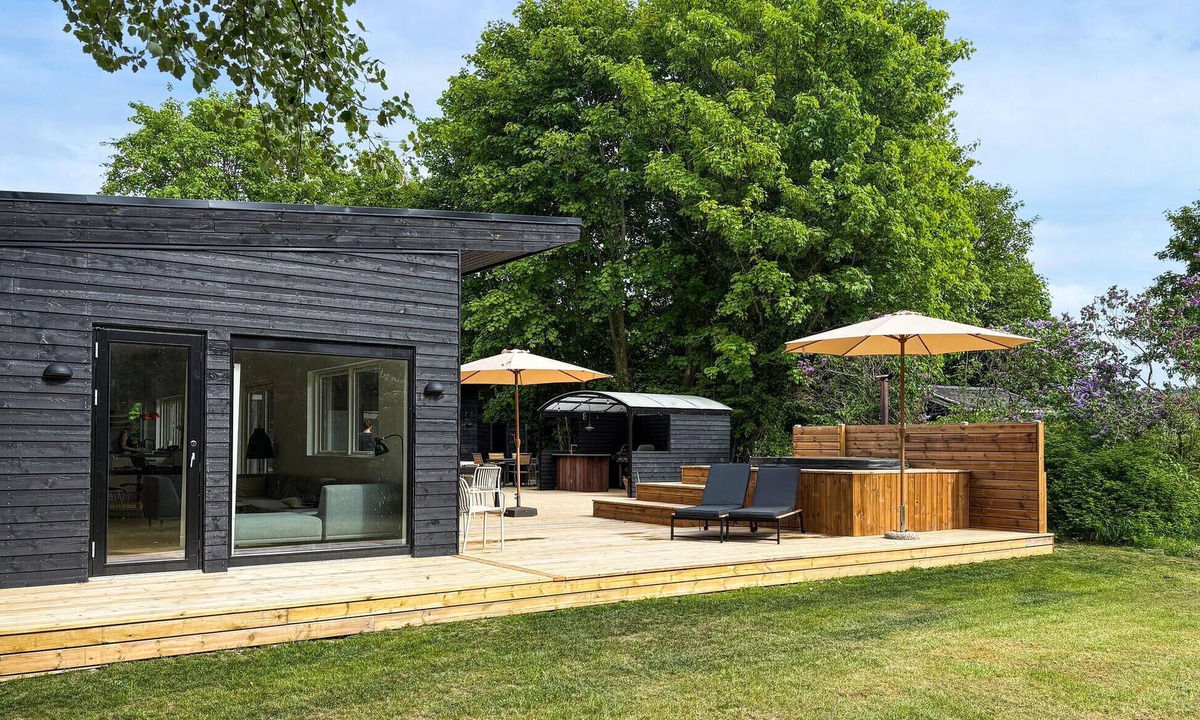 Skødshoved Strand House | 4 bedroom lovely home in Knebel