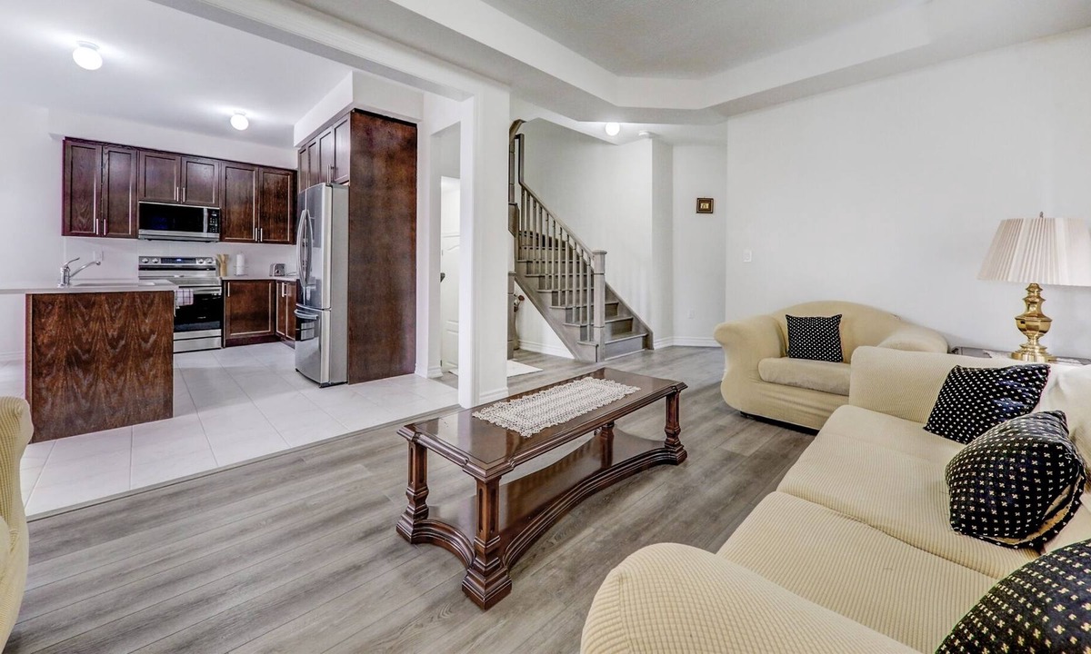 Oshawa House | 4 bedroom luxury newly build house in Oshawa