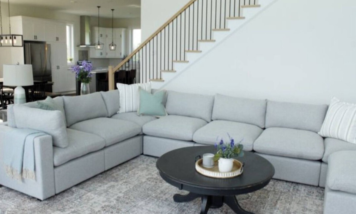 French River Cottage | 4 Bedroom Luxury Ocean View Beach House, Minutes To North Shore Beaches