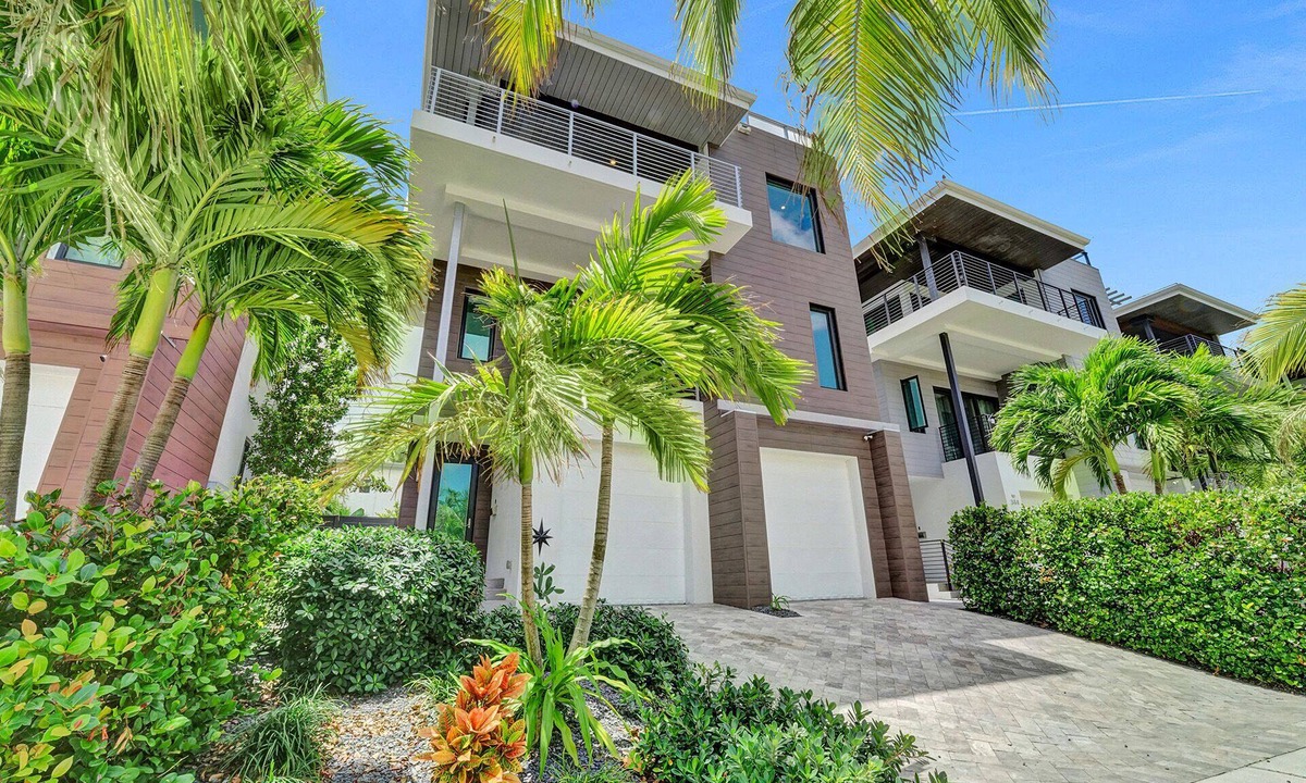 North Beach House | 4-bedroom Luxury Oceanfront Beach Villa
