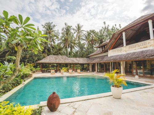 Suraberata Villa | 4 bedroom Luxury Villa with Pool near Balian Beach-11 bedrooms available with villa next door