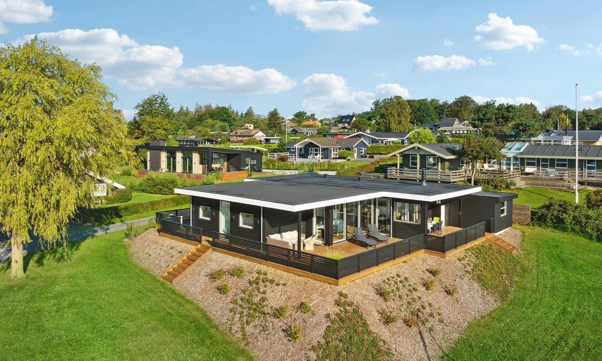 Hvidbjerg Strand House | 4 bedroom nice home in Børkop