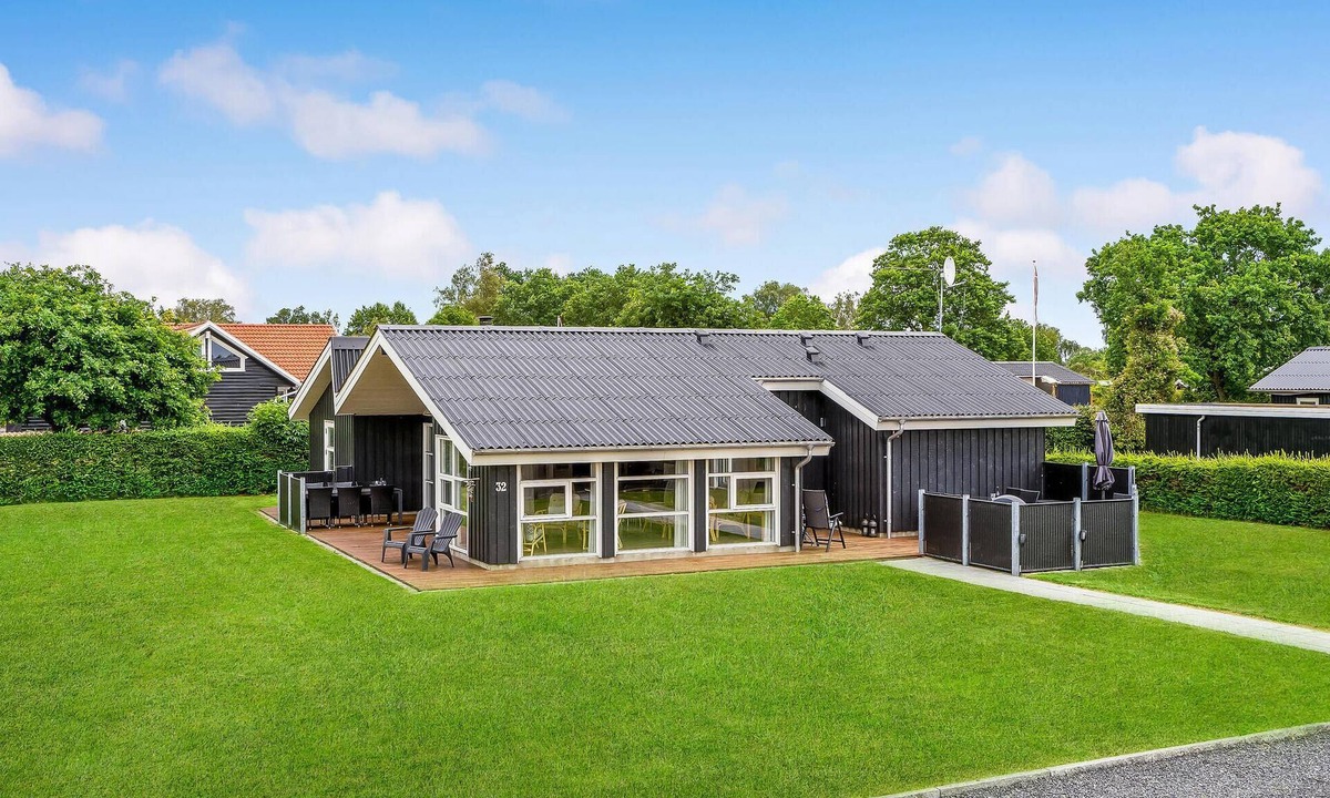 Oster Hurup House | 4 bedroom nice home in Hadsund