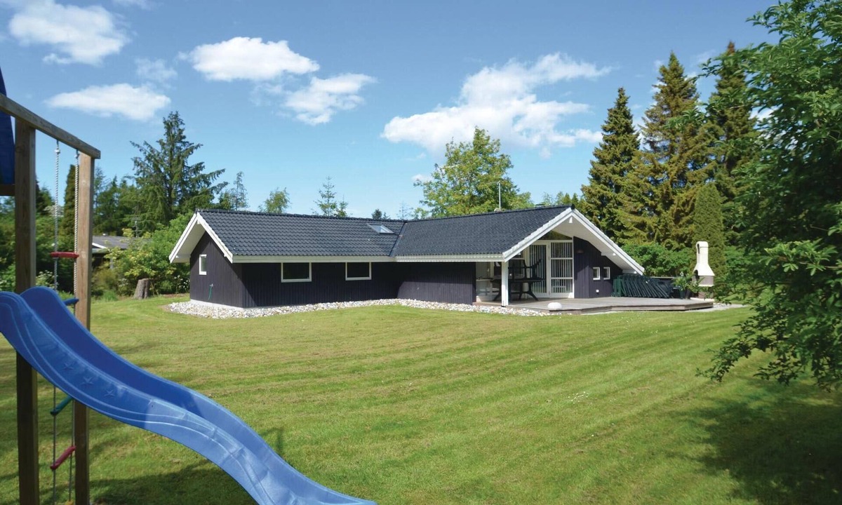 Idestrup House | 4 bedroom nice home in Idestrup