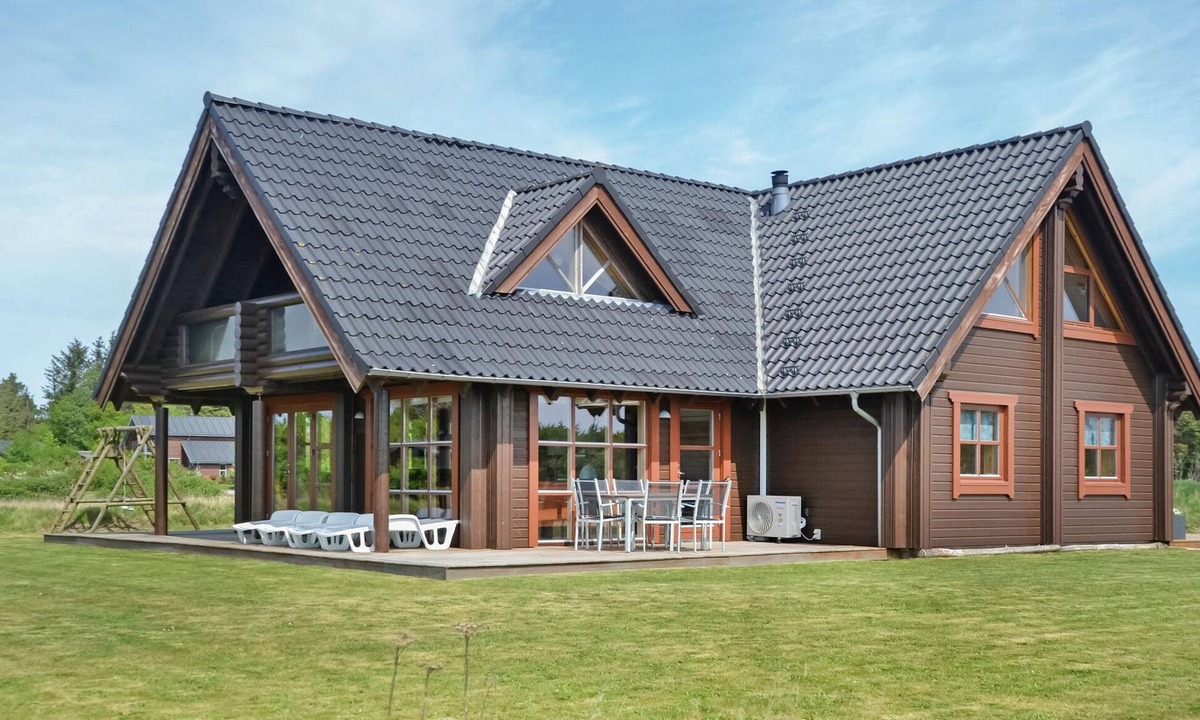 Skjern House | 4 bedroom nice home in Skjern