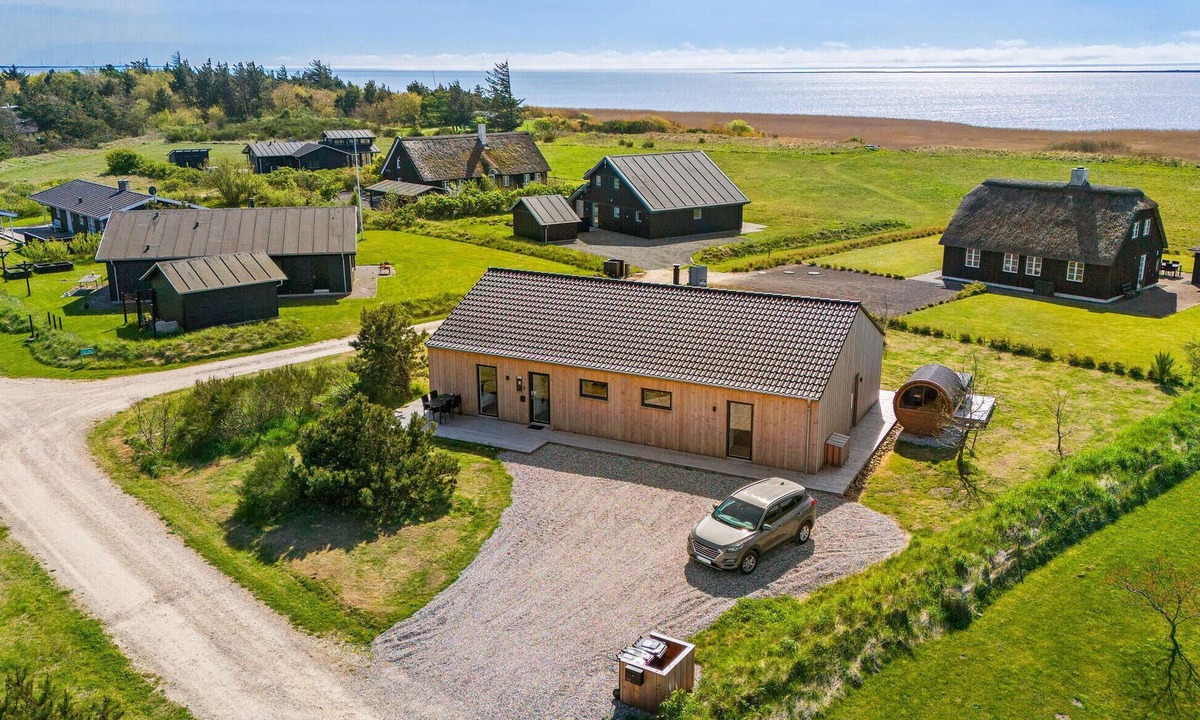 Skjern House | 4 bedroom nice home in Skjern