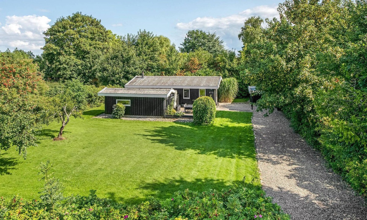 Skovmose House | 4 bedroom nice home in Sydals
