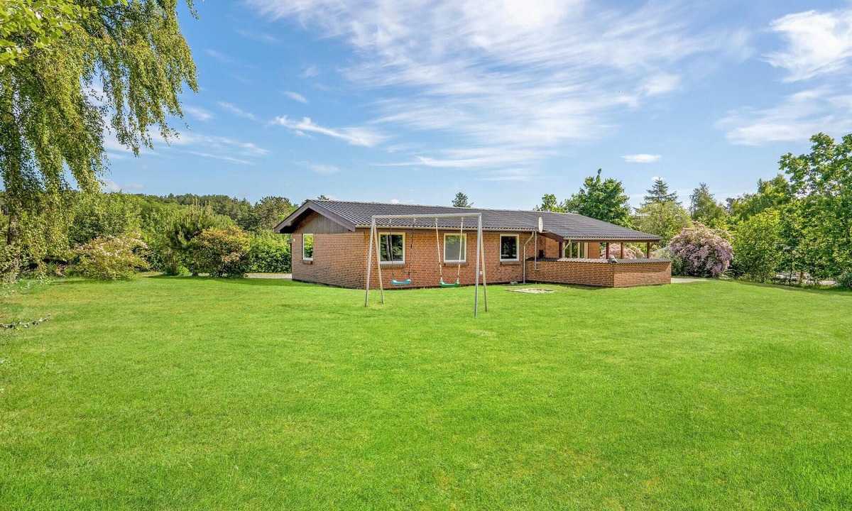 Øer Strand House | 4 bedroom pet friendly home in Ebeltoft
