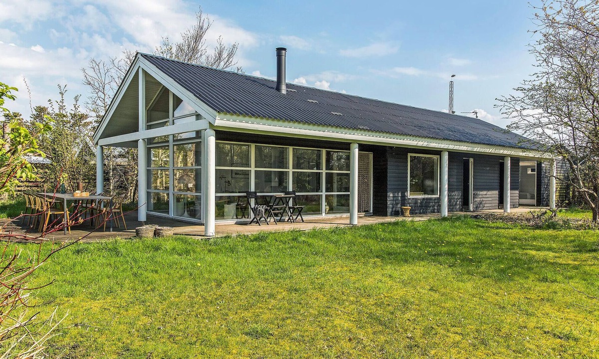 Strandby House | 4 bedroom pet friendly home in Strandby