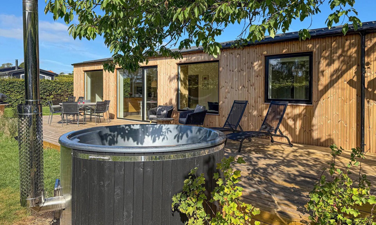 Ronde House | 4 bedroom pet friendly home in Rønde