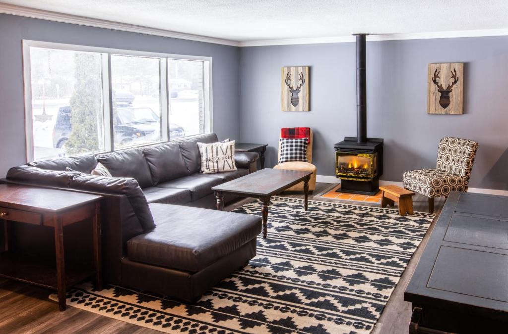 The Blue Mountains Ski Chalet | 4 Bedroom Rustic Chalet