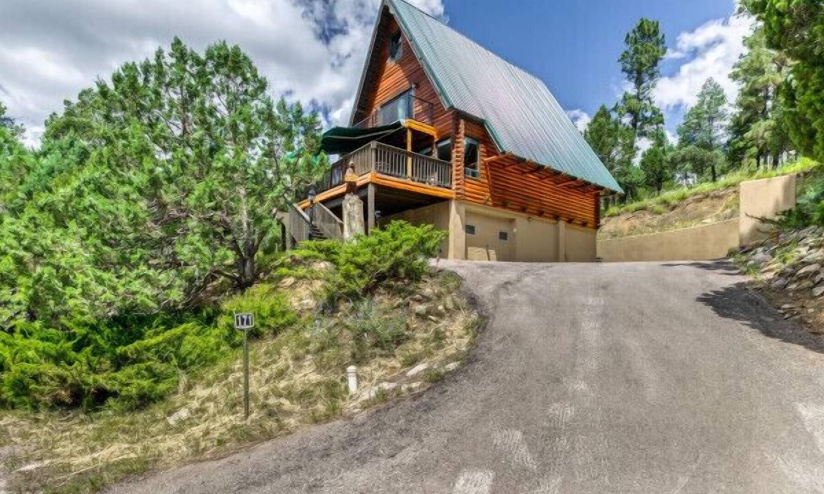 Alto Cabin | 4 Bedroom Ski A-Frame w/Hot Tub & Pine Views