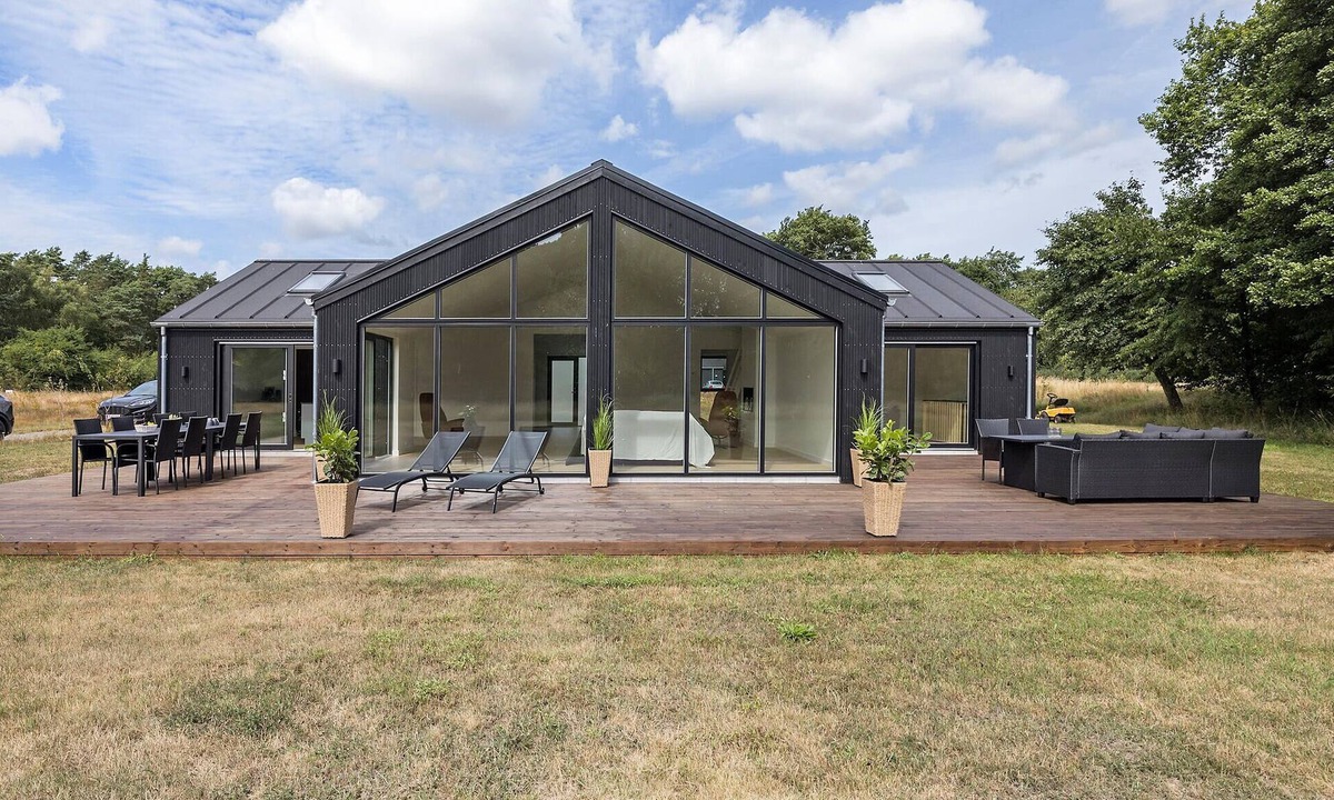 Sømarken House | 4 bedroom stunning home in Aakirkeby