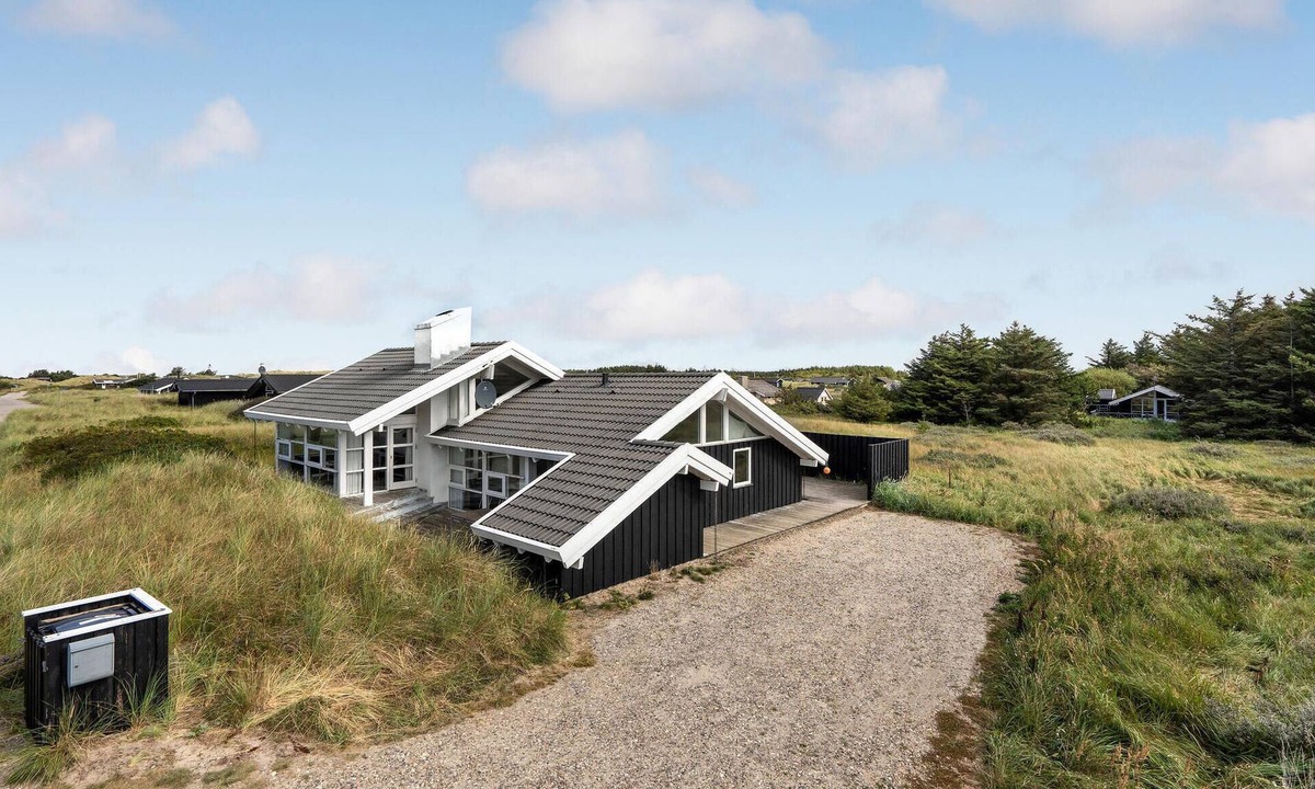Hirtshals House | 4 bedroom stunning home in Hirtshals