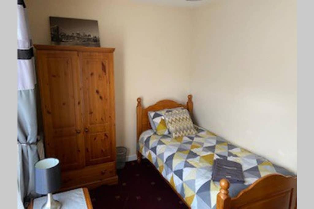 Wombwell House | 4 Bedroom Town House