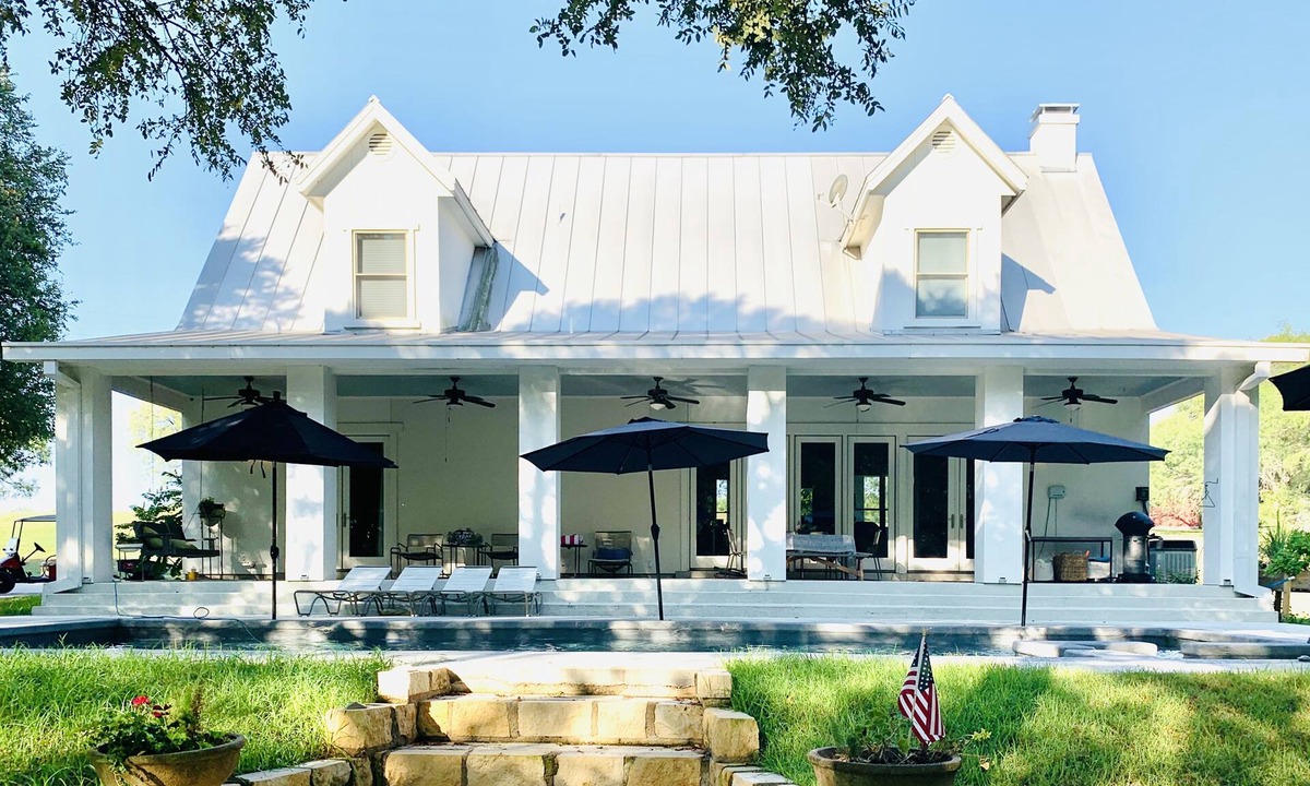 Seguin House | 4-bedroom vacation home just a lovely walk to Guadalupe River