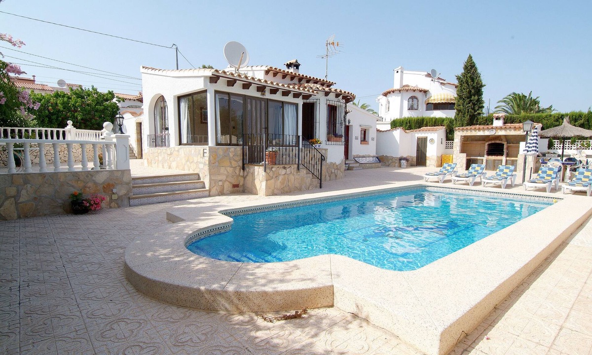 Calpe Villa | 4 Bedroom villa, up to 10 people, Private pool & BBQ close to beaches and Calpe