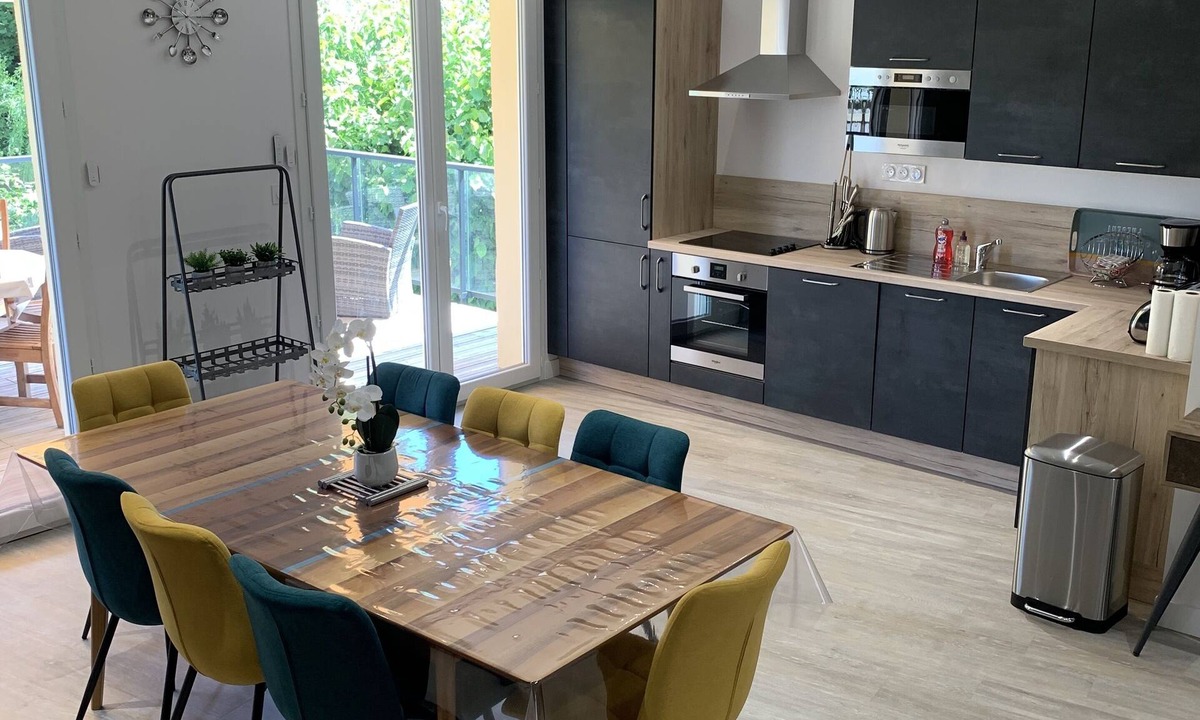 Chailland House | 4-BEDROOM VILLAGE HOUSE SLEEPS 8