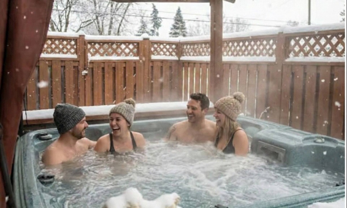 LaSalle House | 4 Bedroom Waterfront Oasis Getaway with Hot Tub