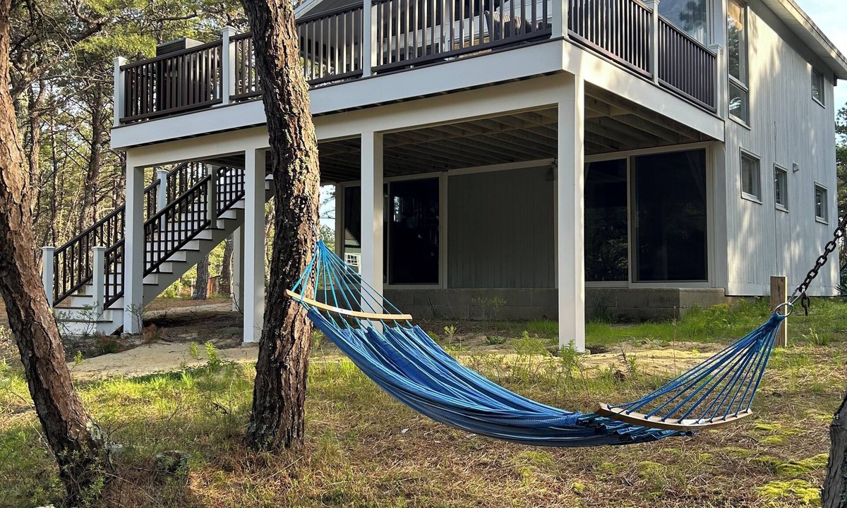 Indian Neck Heights House | 4 Bedroom Wellfleet Retreat - Walk to 2 peaceful bay beaches