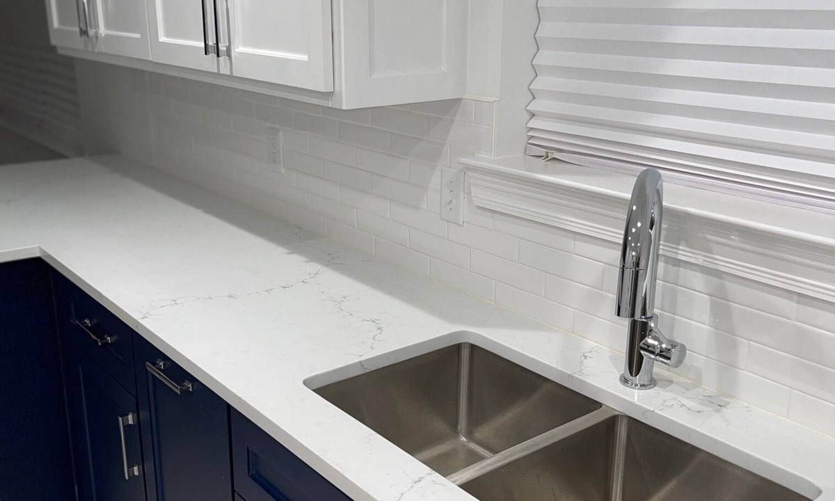 Park Forest - LA North House | 4 bedrooms 2 baths Sleeps 10 - Big Yard - Completely Remodeled and Updated