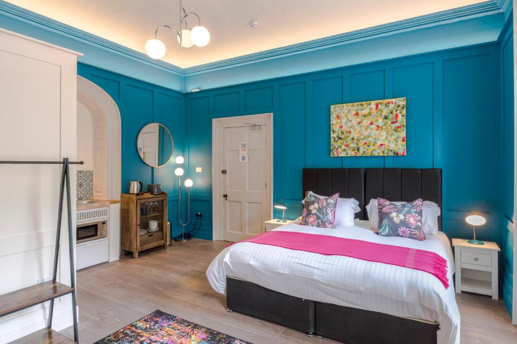 Bristol Apartment | 4 Berkeley Square I Boutique Apartments