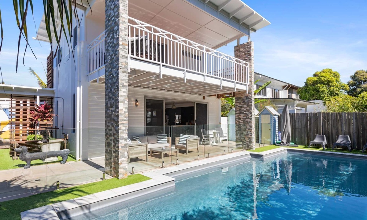 Mount Coolum House | 4 Boardrider Crescent