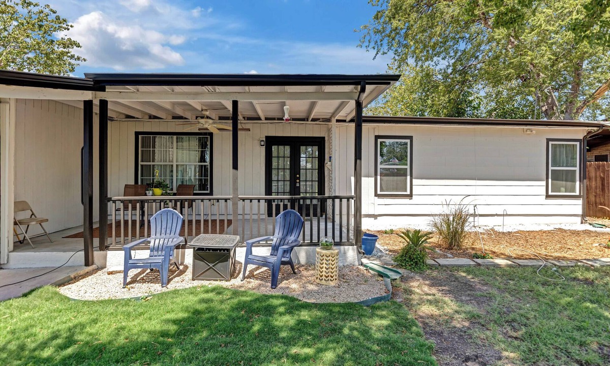 West San Antonio House | 4 BR Near Lackland AFB- Family Friendly