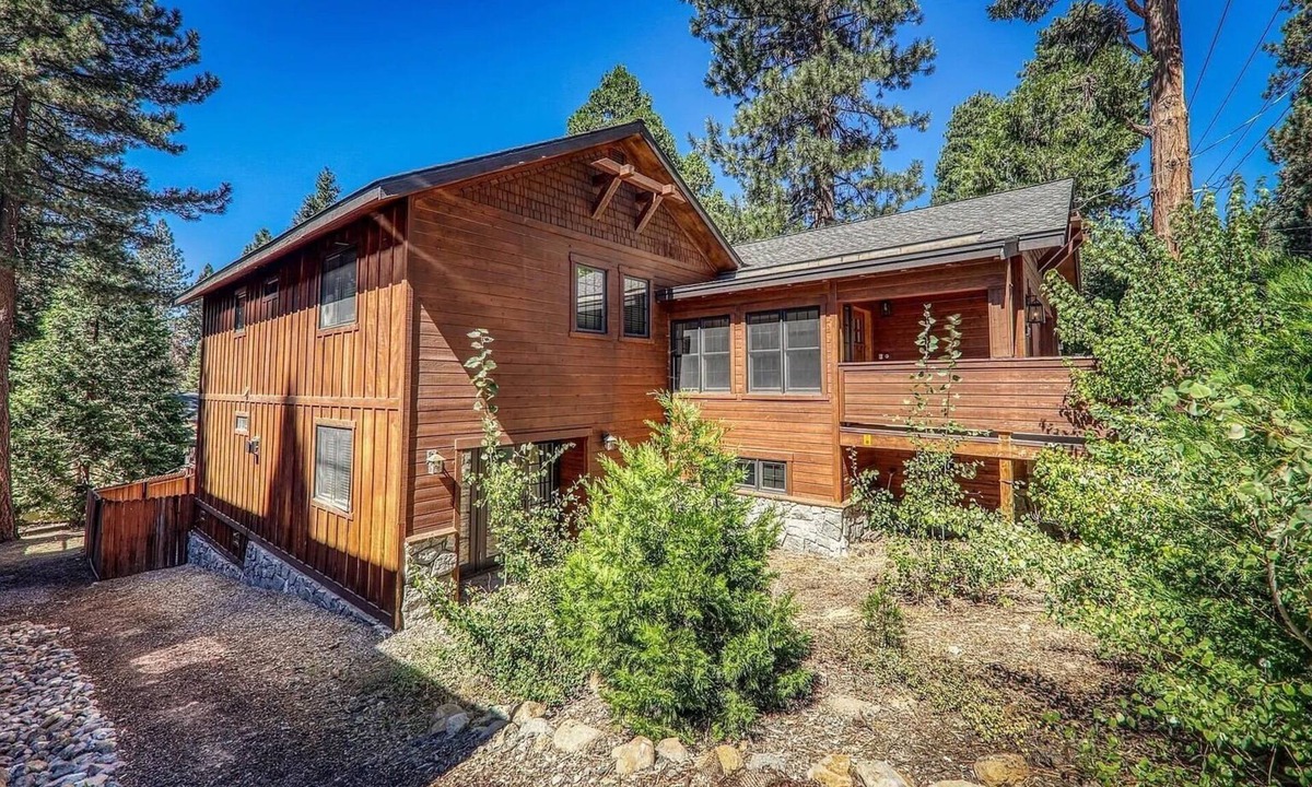 Kings Beach House | 4 BR Retreat with Lakeview and Hot Tub