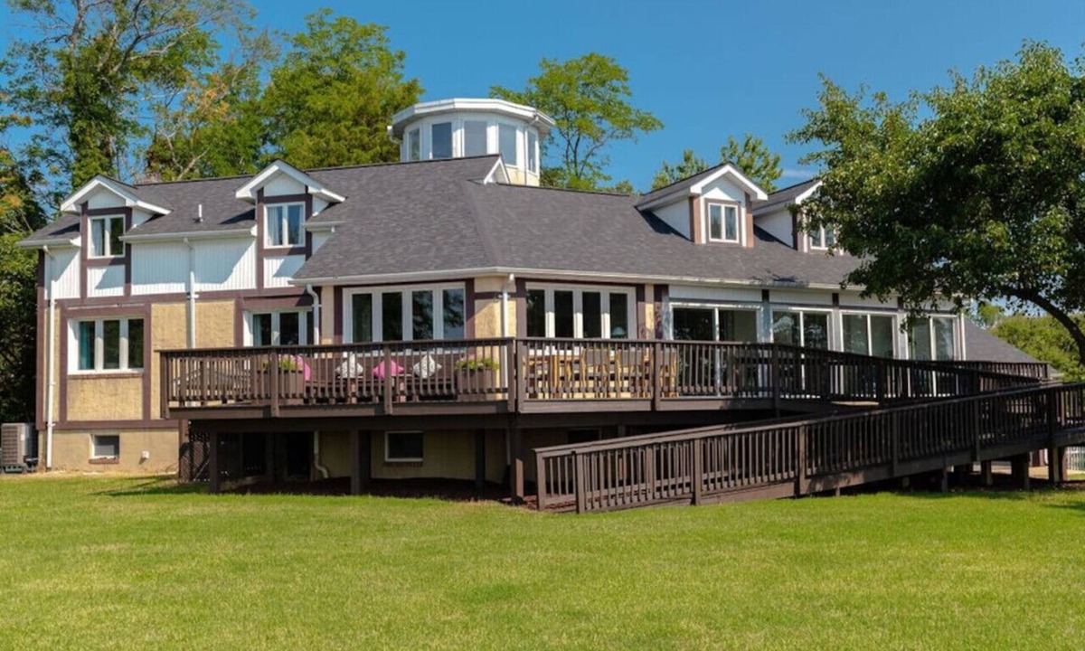 Solomons House | 4-BR Waterfront Turret Home