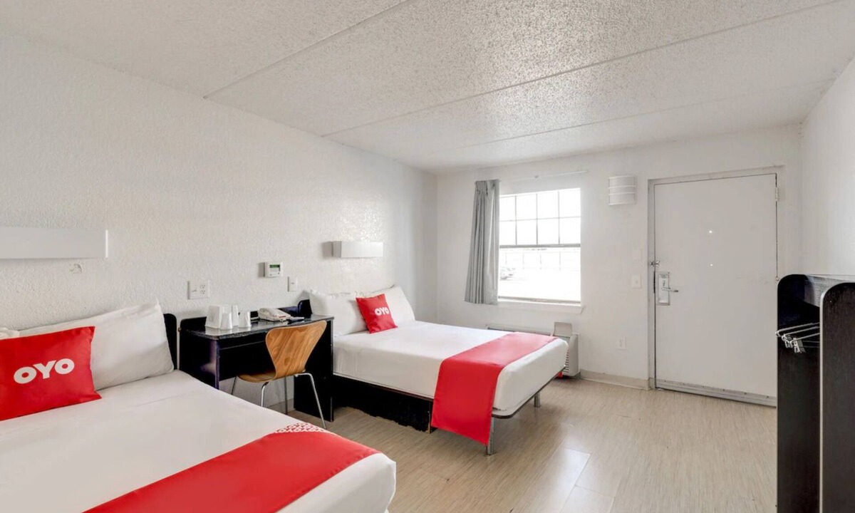 Memorial Hotel | 4 Clean + Comfortable Rooms Perfect for Exploring Edith L Moore Nature Sanctuary