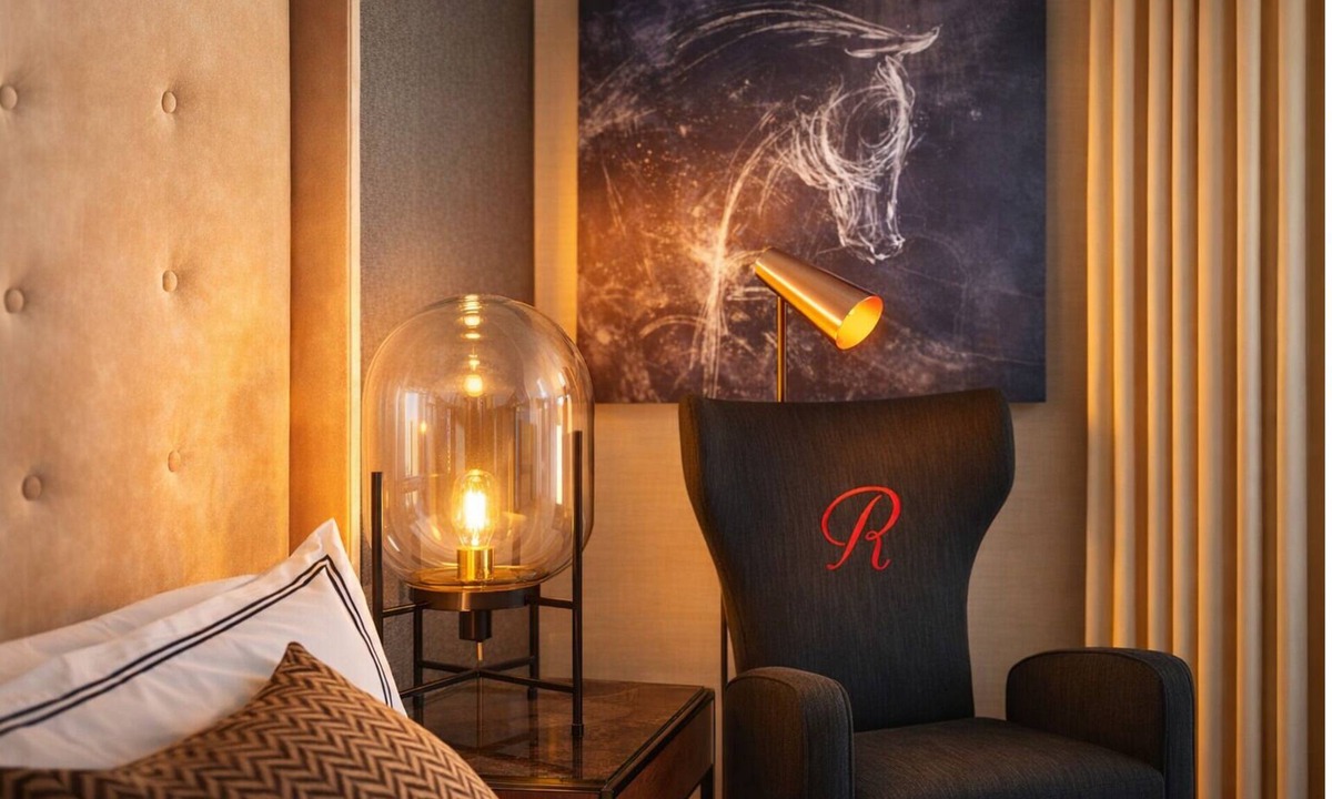 Bay Village Hotel | 4 Deluxe City View 2 Queens | Revere Hotel | Pet-Friendly