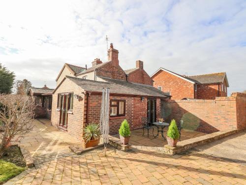 Chorlton-by-Backford House | 4 Green Farm Cottage