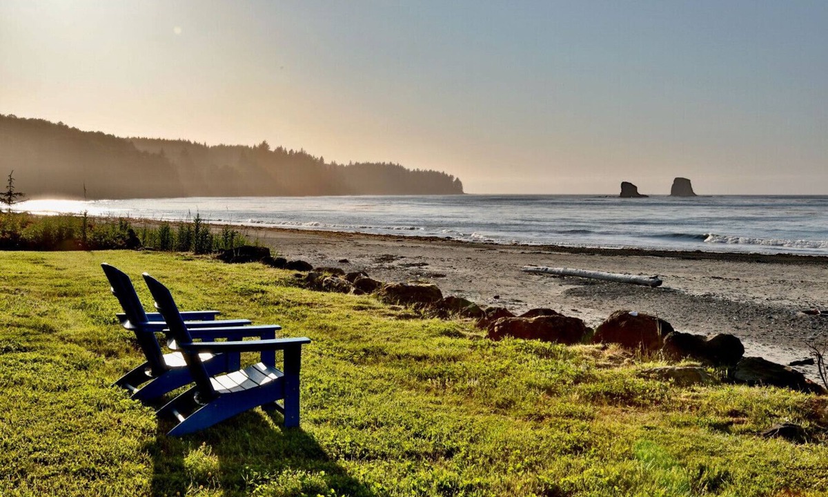 Neah Bay House | 4 guest · Eddie Bauer`s former Beachfront Cottage