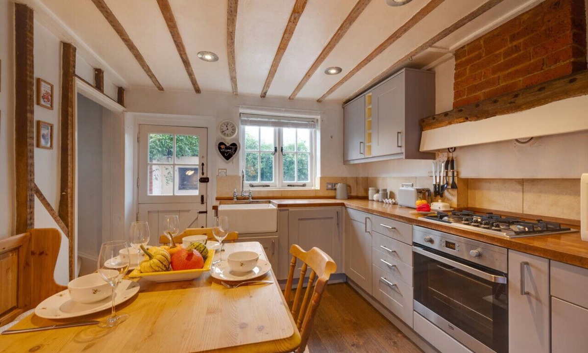 Ticehurst House | 4 Hazelwood Cottages