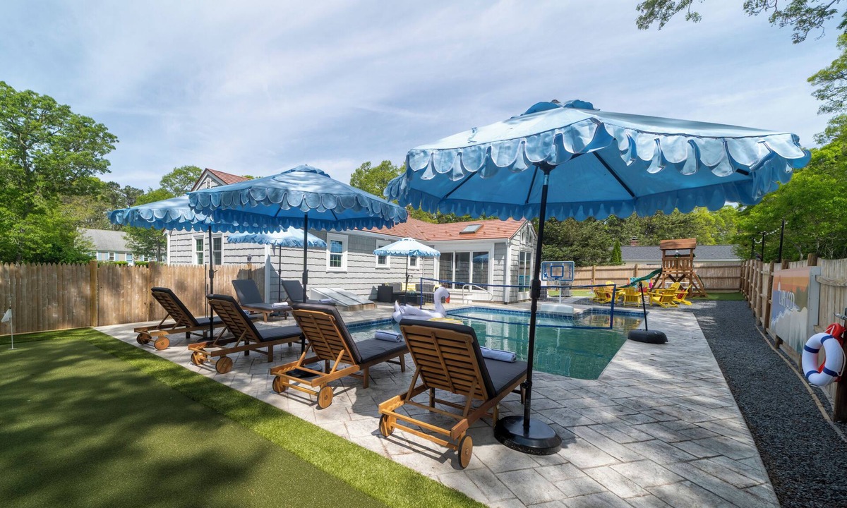 Northwest Harwich House | 4-King Beds in Cape Cod Heated Pool Putting Green Game Room Speak Easy Skeeball