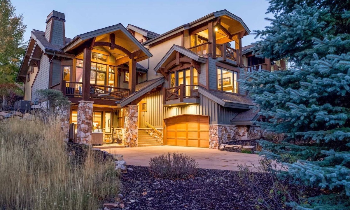 Park Meadows House | 4 King Suites/5 bathrooms/2 LR's/Bunk room