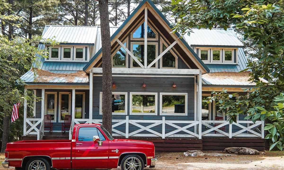 Broken Bow Cabin | 4 King Suites Built for Groups Sleeps 16