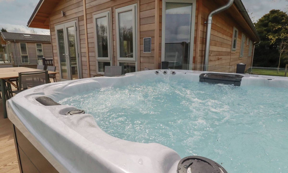 Dobwalls Cottage | 4 Meadow Retreat