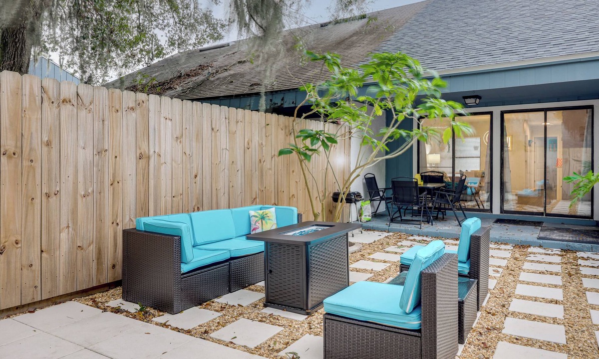 North Beach House | 4 Mi to Atlantic Beach: Chic & Trendy Townhouse!