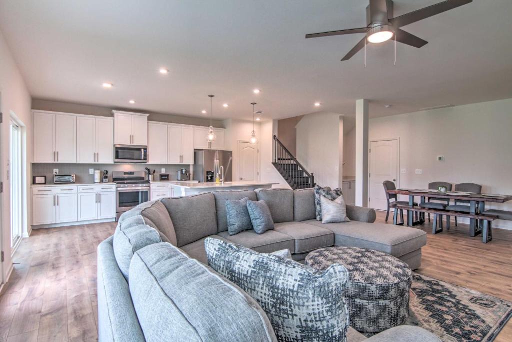 Millville House | 4 Mi to Bethany Beach: Townhome w/Screened Porch