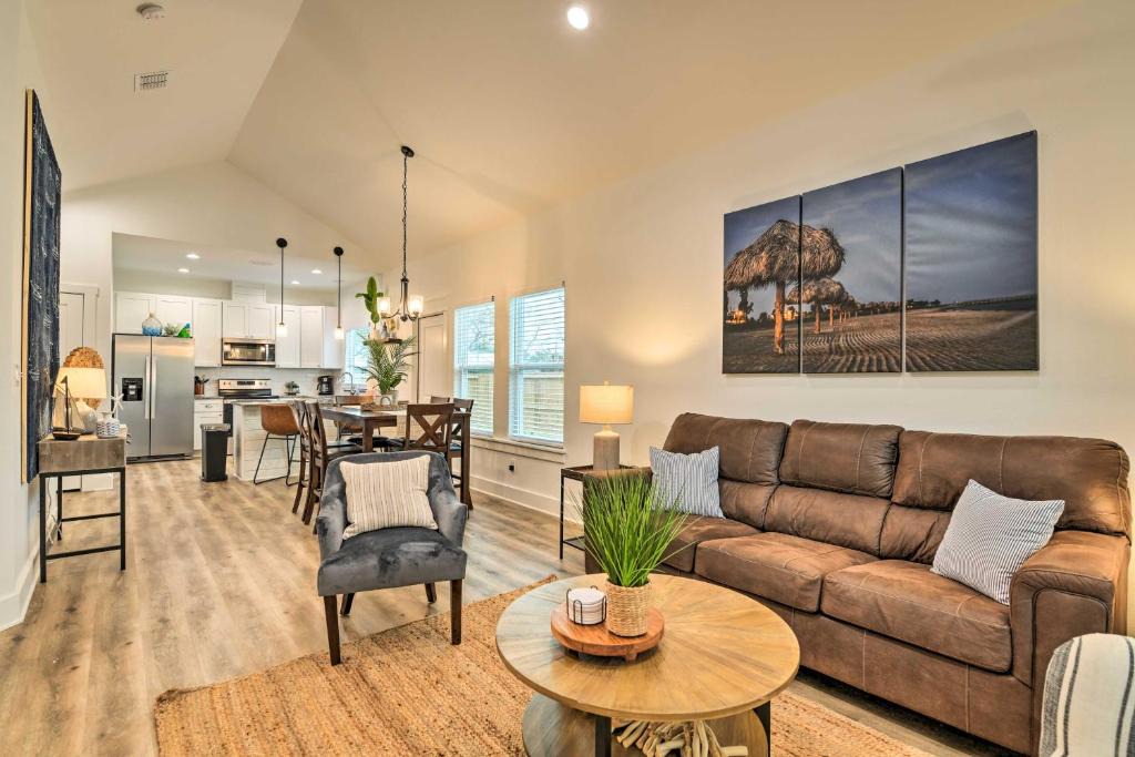 Rockport House | 4 Mi to Boat Ramp: Charming Rockport Home