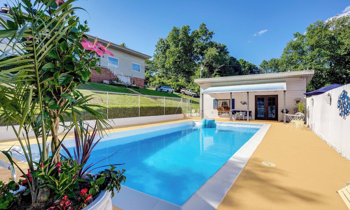 Chattanooga Apartment | 4 Mi to Downtown Chattanooga: Vibrant Studio